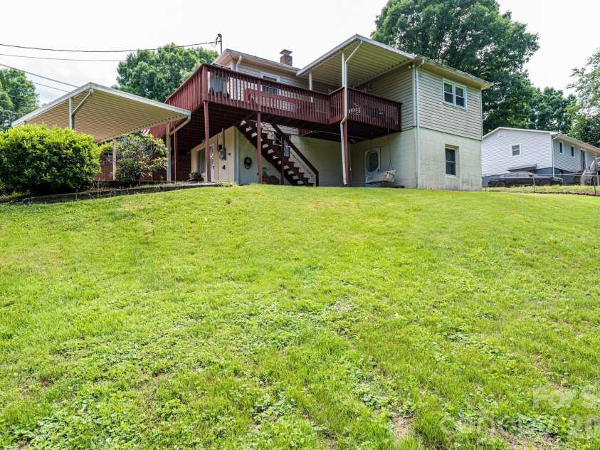 452 Swanson Drive, Lenoir, NC 28645.  MLS# CAR4389760, YatesRealty ID 27978. 
