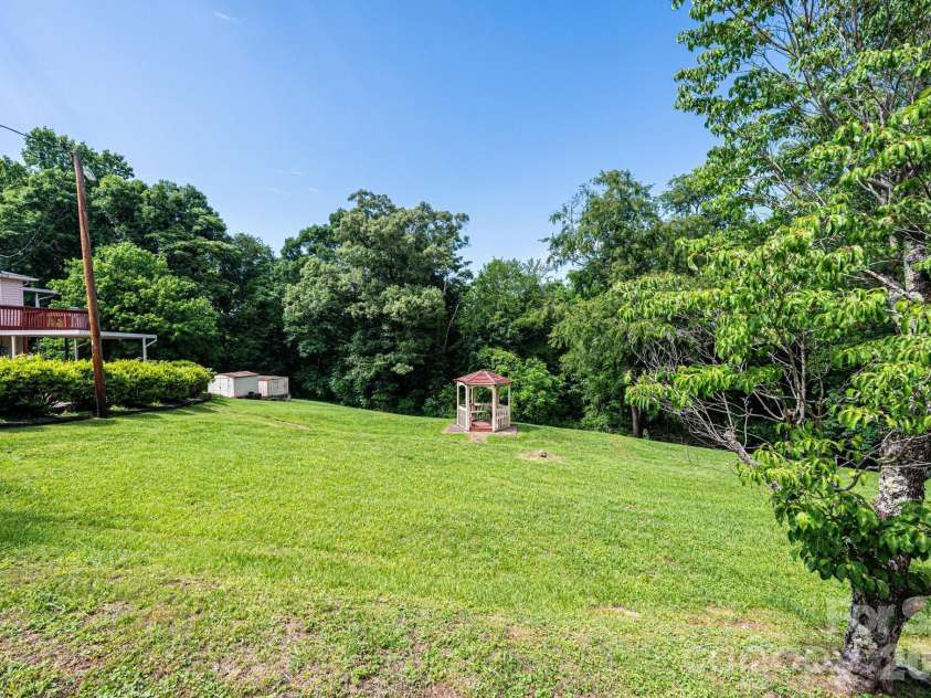 452 Swanson Drive, Lenoir, NC 28645.  MLS# CAR4389760, YatesRealty ID 27978. 