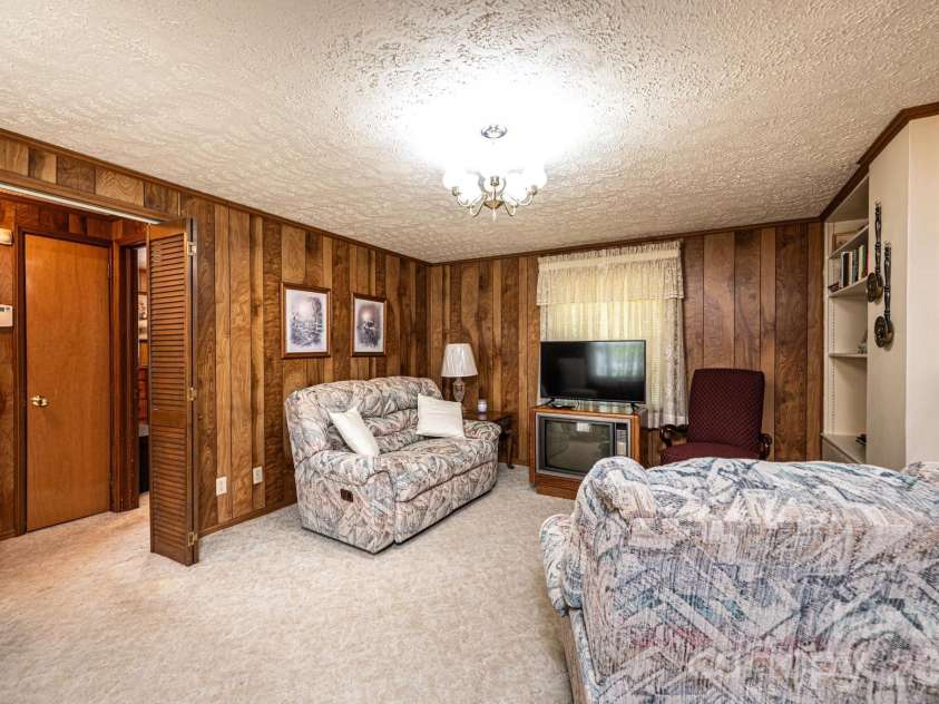 452 Swanson Drive, Lenoir, NC 28645.  MLS# CAR4389760, YatesRealty ID 27978. 