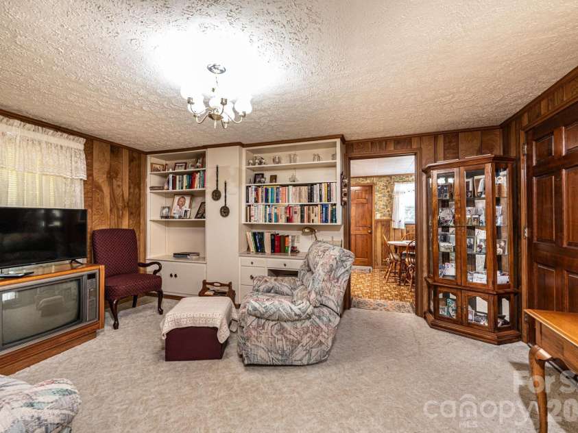 452 Swanson Drive, Lenoir, NC 28645.  MLS# CAR4389760, YatesRealty ID 27978. 