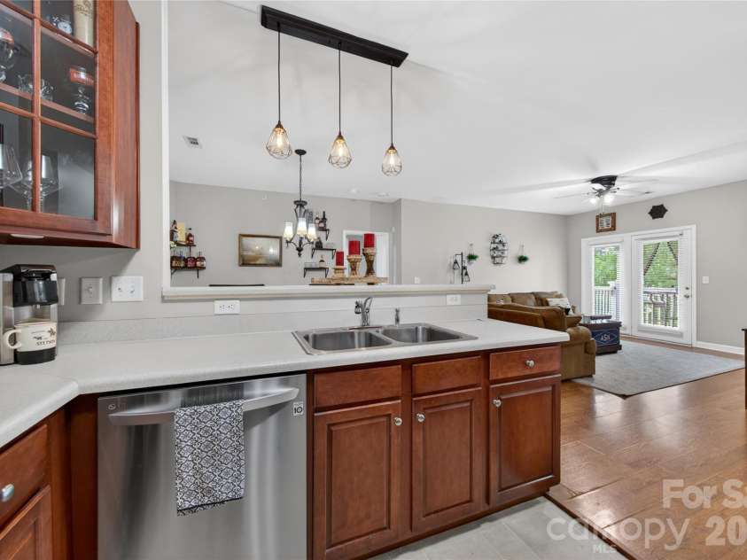 11921 Ridgeway Park Drive, Charlotte, NC 28277.  MLS# CAR4385924, YatesRealty ID 27979. 