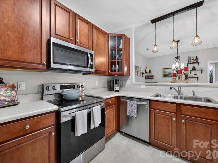 11921 Ridgeway Park Drive, Charlotte, NC 28277.  MLS# CAR4385924, YatesRealty ID 27979. 