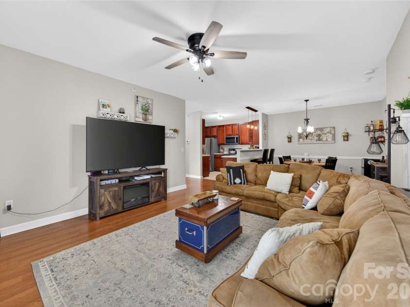11921 Ridgeway Park Drive, Charlotte, NC 28277.  MLS# CAR4385924, YatesRealty ID 27979. Great Room