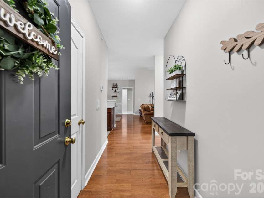 11921 Ridgeway Park Drive, Charlotte, NC 28277.  MLS# CAR4385924, YatesRealty ID 27979. Welcome Home!
