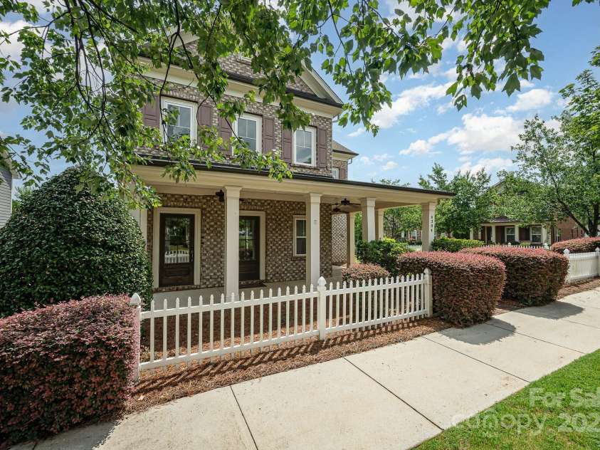 6304 Kennard Drive, Charlotte, NC 28216.  MLS# CAR4283125, YatesRealty ID 27979. 
