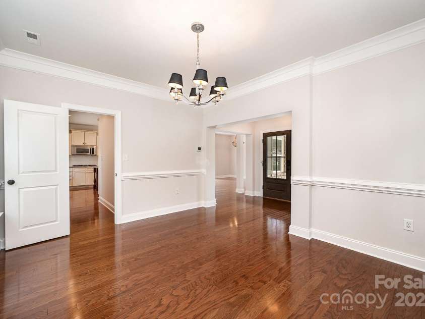6304 Kennard Drive, Charlotte, NC 28216.  MLS# CAR4283125, YatesRealty ID 27979. 