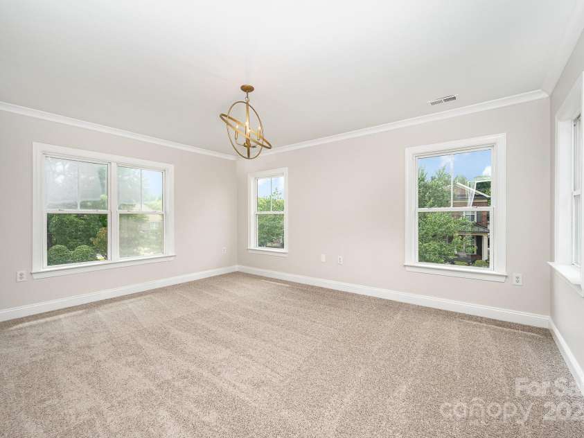 6304 Kennard Drive, Charlotte, NC 28216.  MLS# CAR4283125, YatesRealty ID 27979. 