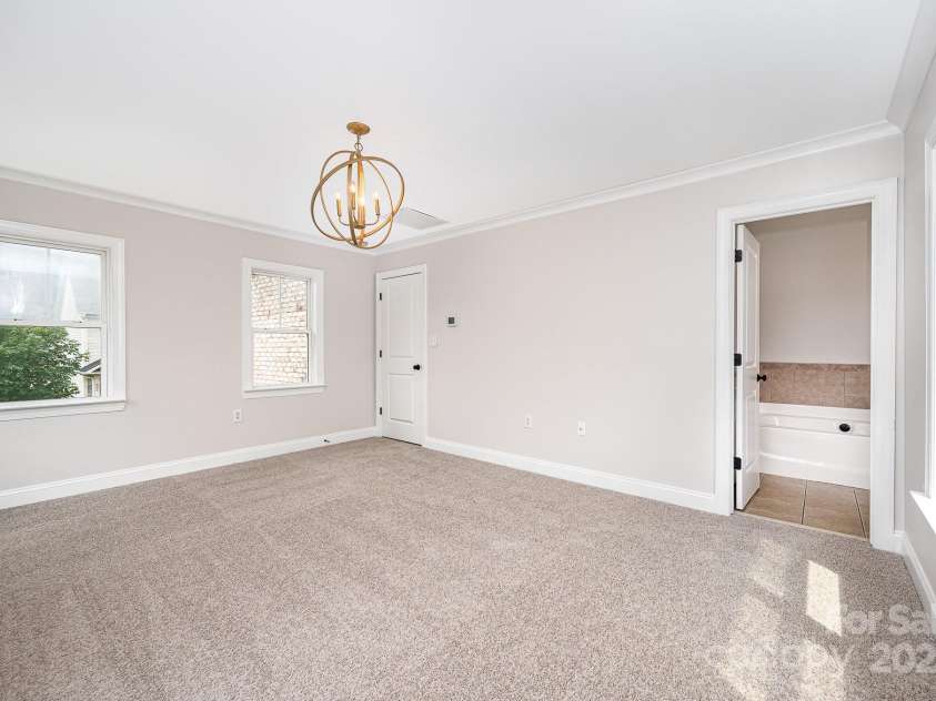 6304 Kennard Drive, Charlotte, NC 28216.  MLS# CAR4283125, YatesRealty ID 27979. 