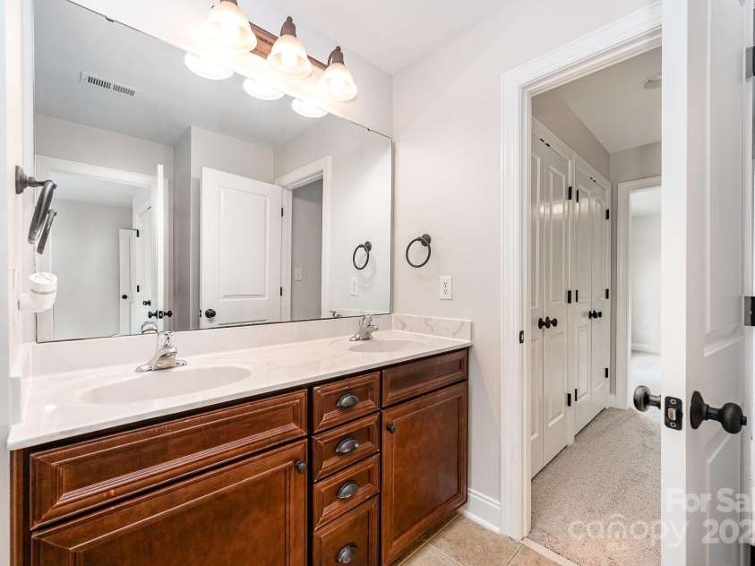 6304 Kennard Drive, Charlotte, NC 28216.  MLS# CAR4283125, YatesRealty ID 27979. 