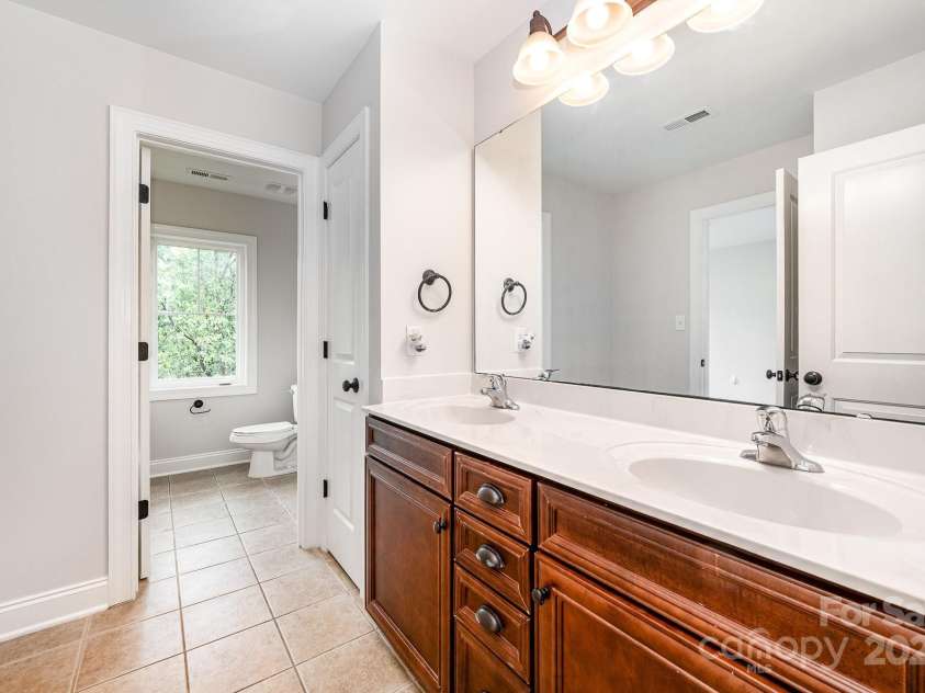 6304 Kennard Drive, Charlotte, NC 28216.  MLS# CAR4283125, YatesRealty ID 27979. 