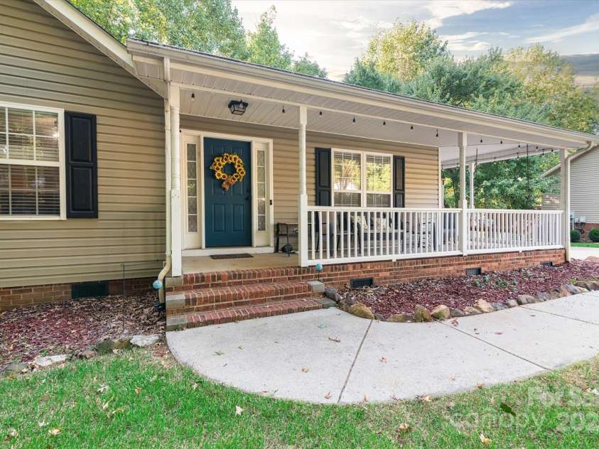 914 Ragin Lane, Rock Hill, SC 29732.  MLS# CAR4297529, YatesRealty ID 2798. 