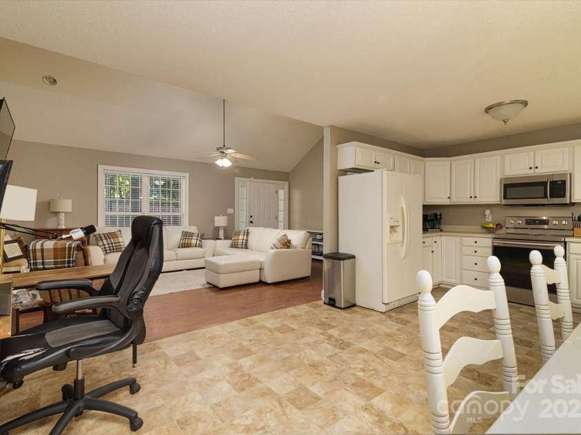 914 Ragin Lane, Rock Hill, SC 29732.  MLS# CAR4297529, YatesRealty ID 2798. 