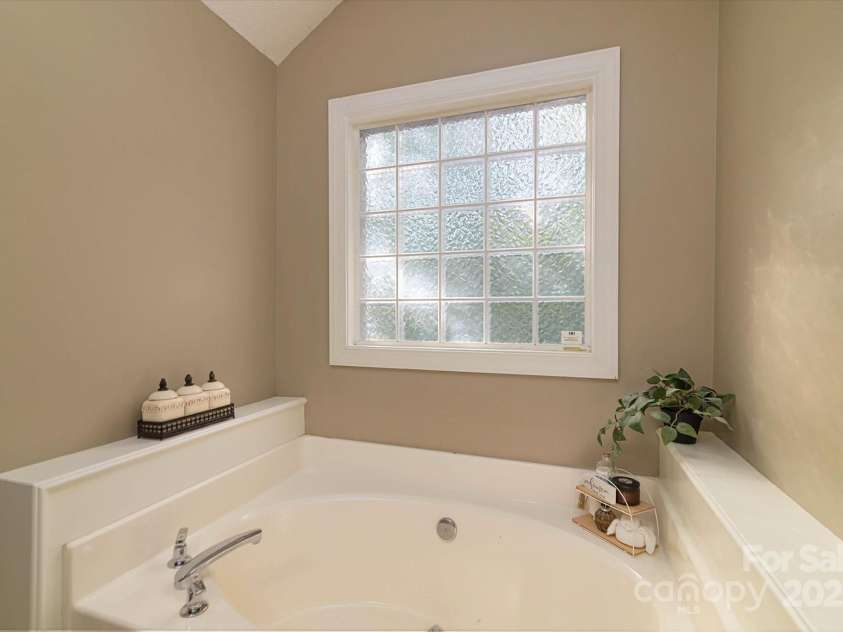 914 Ragin Lane, Rock Hill, SC 29732.  MLS# CAR4297529, YatesRealty ID 2798. 