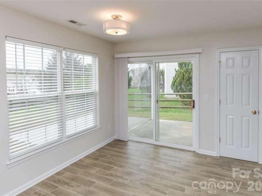 11927 Cheviott Hill Lane, Charlotte, NC 28213.  MLS# CAR4389997, YatesRealty ID 27980. 