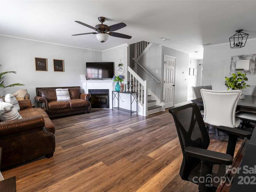 14217 Tranters Creek Lane, Charlotte, NC 28273.  MLS# CAR4281480, YatesRealty ID 27981. 