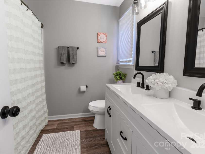 14217 Tranters Creek Lane, Charlotte, NC 28273.  MLS# CAR4281480, YatesRealty ID 27981. 