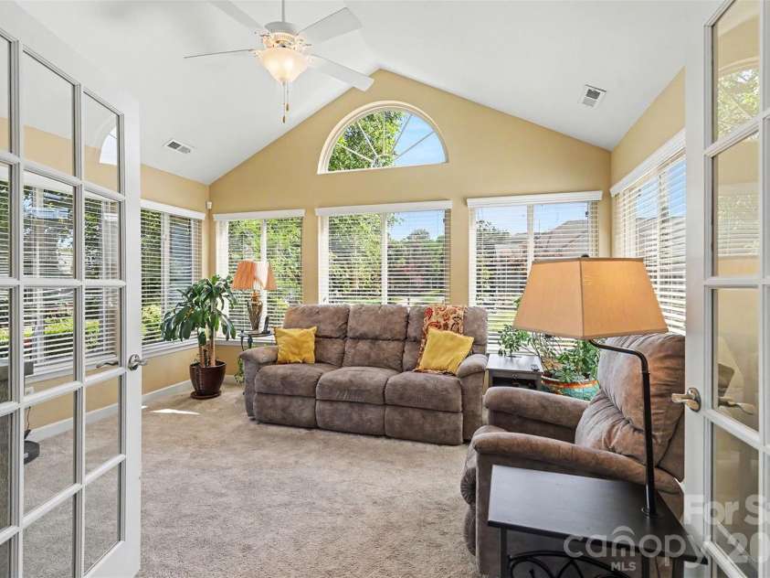 4720 Polo Gate Boulevard, Charlotte, NC 28216.  MLS# CAR4386173, YatesRealty ID 27981. 