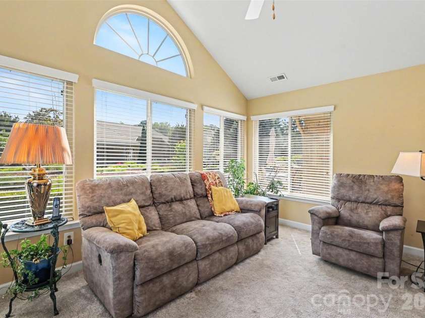 4720 Polo Gate Boulevard, Charlotte, NC 28216.  MLS# CAR4386173, YatesRealty ID 27981. 