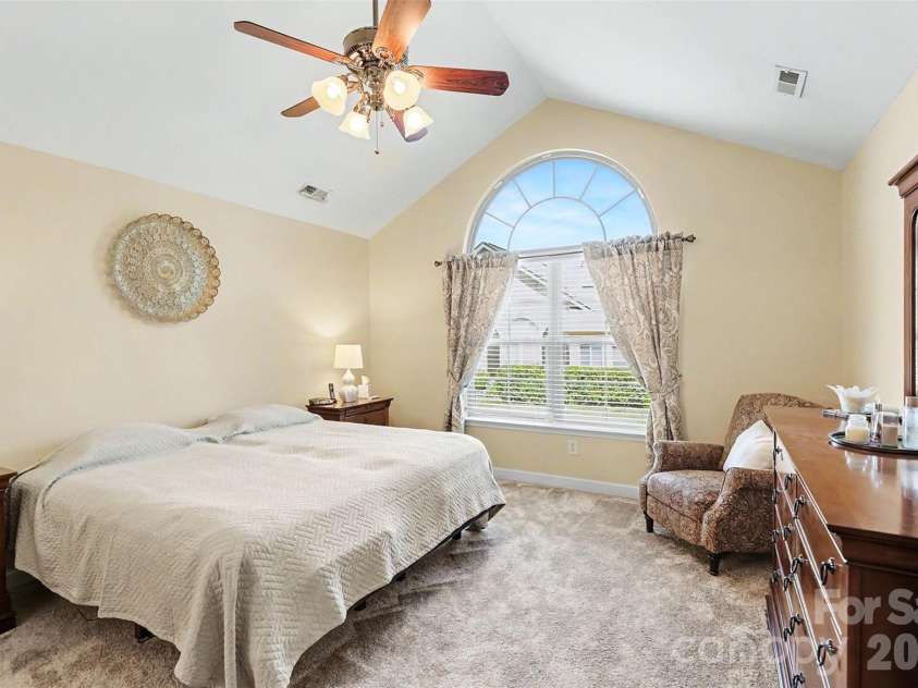 4720 Polo Gate Boulevard, Charlotte, NC 28216.  MLS# CAR4386173, YatesRealty ID 27981. 