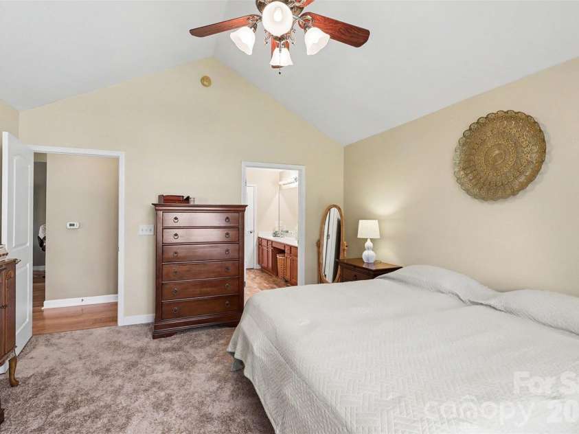4720 Polo Gate Boulevard, Charlotte, NC 28216.  MLS# CAR4386173, YatesRealty ID 27981. 