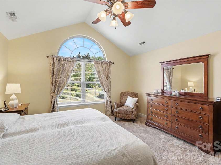 4720 Polo Gate Boulevard, Charlotte, NC 28216.  MLS# CAR4386173, YatesRealty ID 27981. 