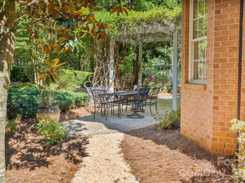 108 Broadview Circle, Mooresville, NC 28117.  MLS# CAR4388348, YatesRealty ID 27982. 