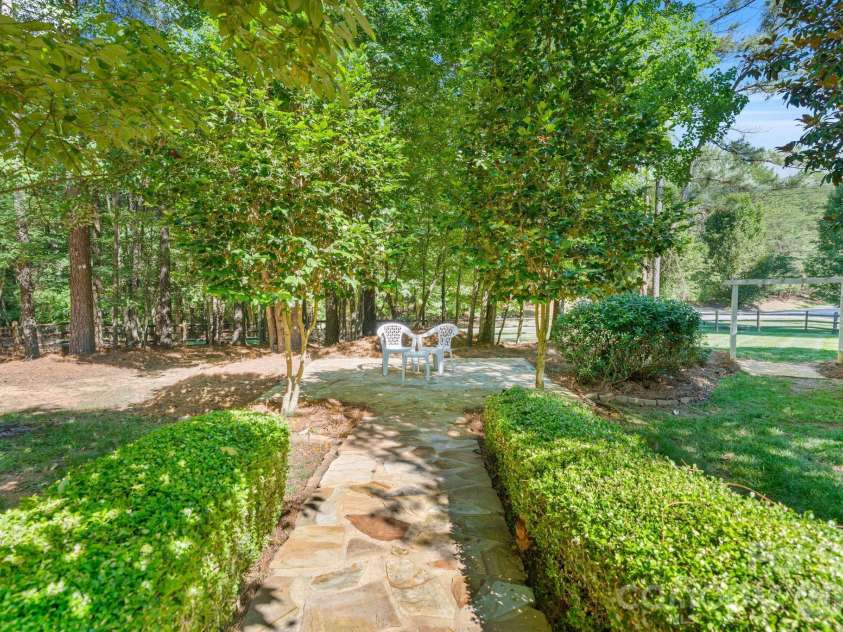 108 Broadview Circle, Mooresville, NC 28117.  MLS# CAR4388348, YatesRealty ID 27982. 