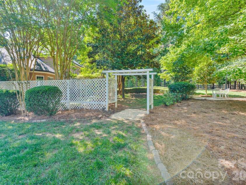 108 Broadview Circle, Mooresville, NC 28117.  MLS# CAR4388348, YatesRealty ID 27982. 