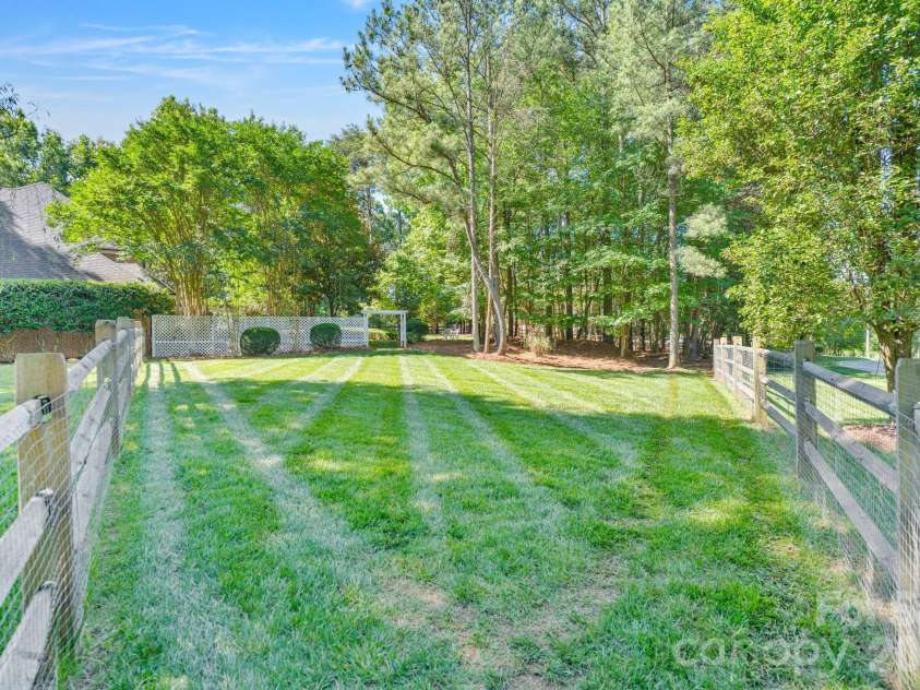 108 Broadview Circle, Mooresville, NC 28117.  MLS# CAR4388348, YatesRealty ID 27982. 