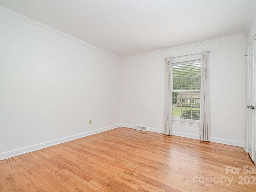 6749 Windyrush Road, Charlotte, NC 28226.  MLS# CAR4259624, YatesRealty ID 27982. 