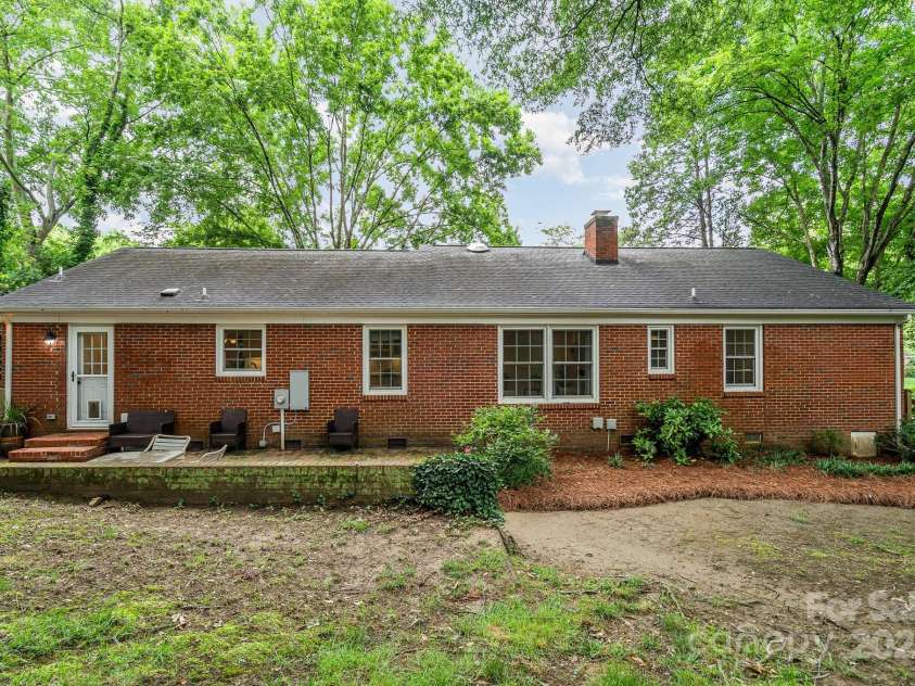 6749 Windyrush Road, Charlotte, NC 28226.  MLS# CAR4259624, YatesRealty ID 27982. 