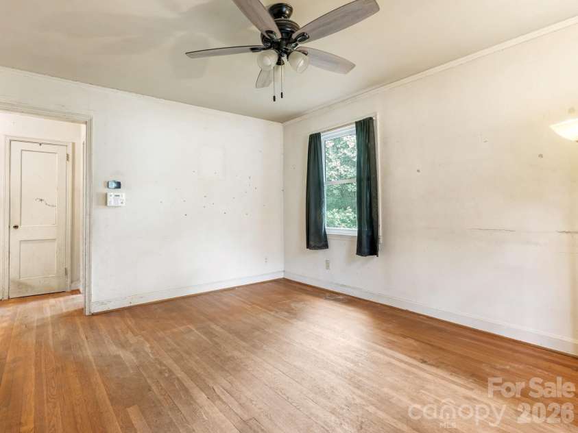 1525 Herrin Avenue, Charlotte, NC 28205.  MLS# CAR4390016, YatesRealty ID 27983. 