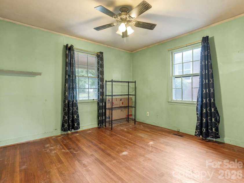1525 Herrin Avenue, Charlotte, NC 28205.  MLS# CAR4390016, YatesRealty ID 27983. 
