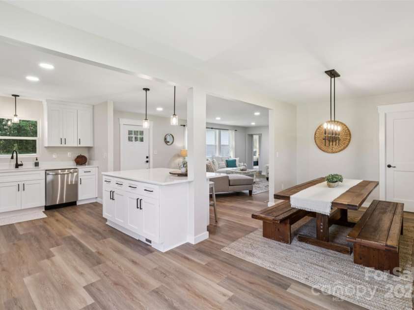 37598 Mountain Creek Road, New London, NC 28127.  MLS# CAR4258380, YatesRealty ID 27983. Dining