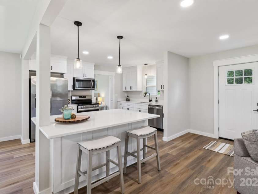 37598 Mountain Creek Road, New London, NC 28127.  MLS# CAR4258380, YatesRealty ID 27983. Kitchen