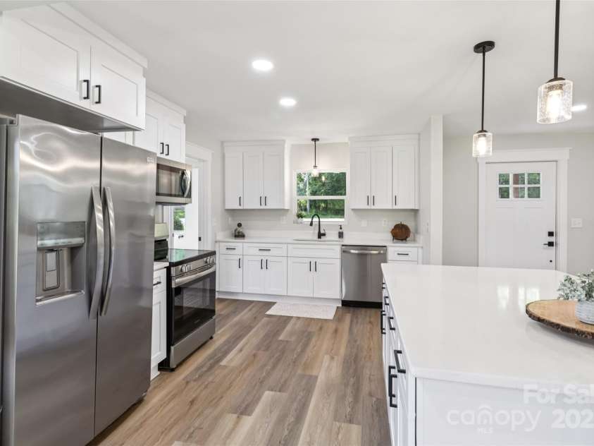 37598 Mountain Creek Road, New London, NC 28127.  MLS# CAR4258380, YatesRealty ID 27983. Kitchen