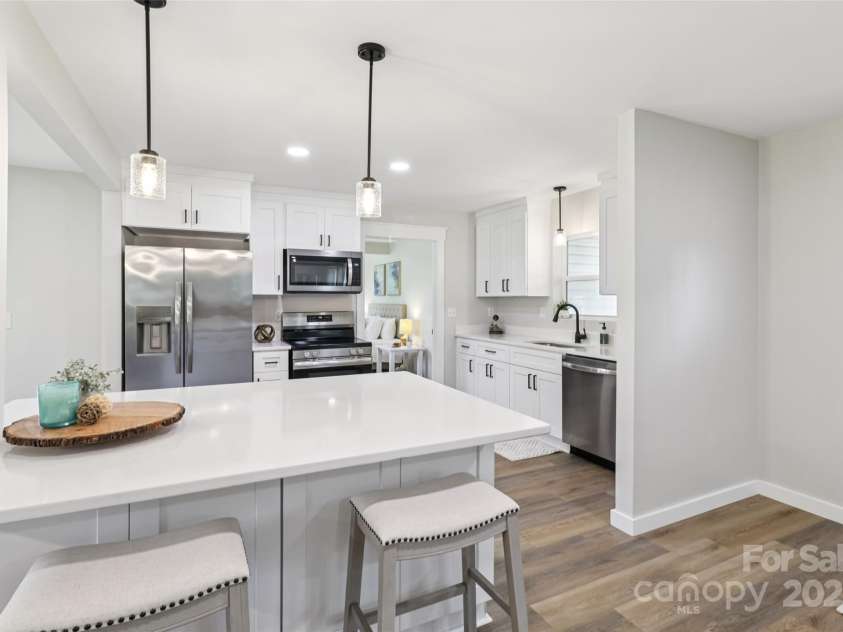 37598 Mountain Creek Road, New London, NC 28127.  MLS# CAR4258380, YatesRealty ID 27983. Kitchen