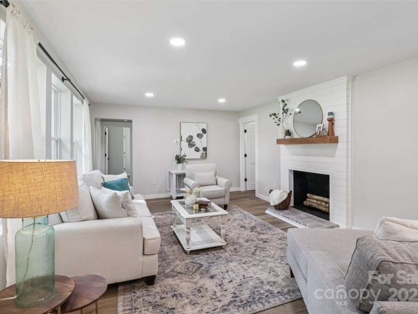 37598 Mountain Creek Road, New London, NC 28127.  MLS# CAR4258380, YatesRealty ID 27983. Living