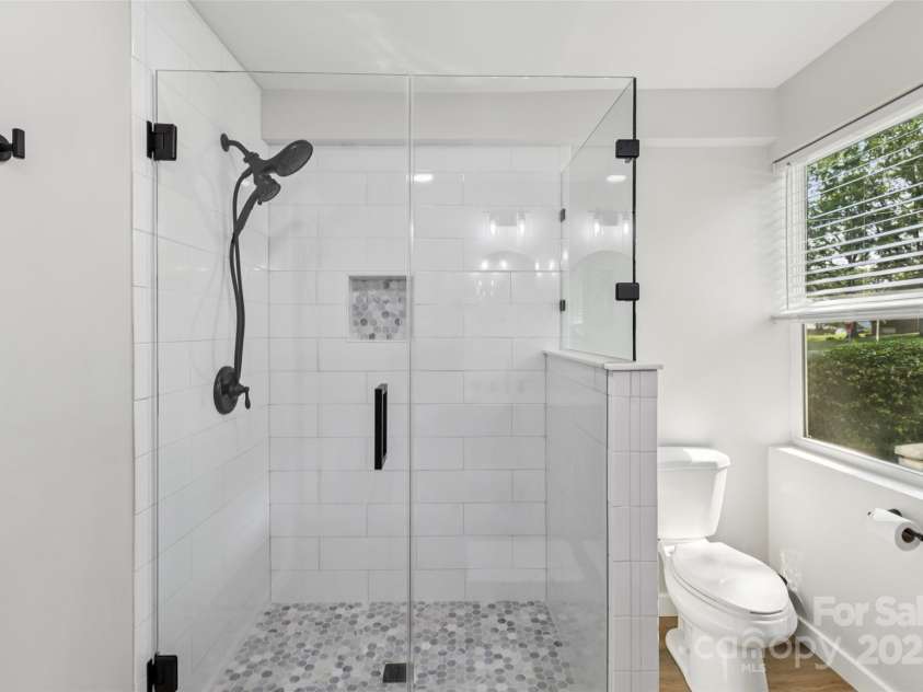 37598 Mountain Creek Road, New London, NC 28127.  MLS# CAR4258380, YatesRealty ID 27983. Primary Bath