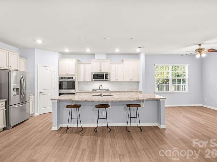 2321 Napa Valley Drive, Waxhaw, NC 28173.  MLS# CAR4389145, YatesRealty ID 27984. 