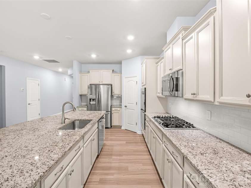 2321 Napa Valley Drive, Waxhaw, NC 28173.  MLS# CAR4389145, YatesRealty ID 27984. 