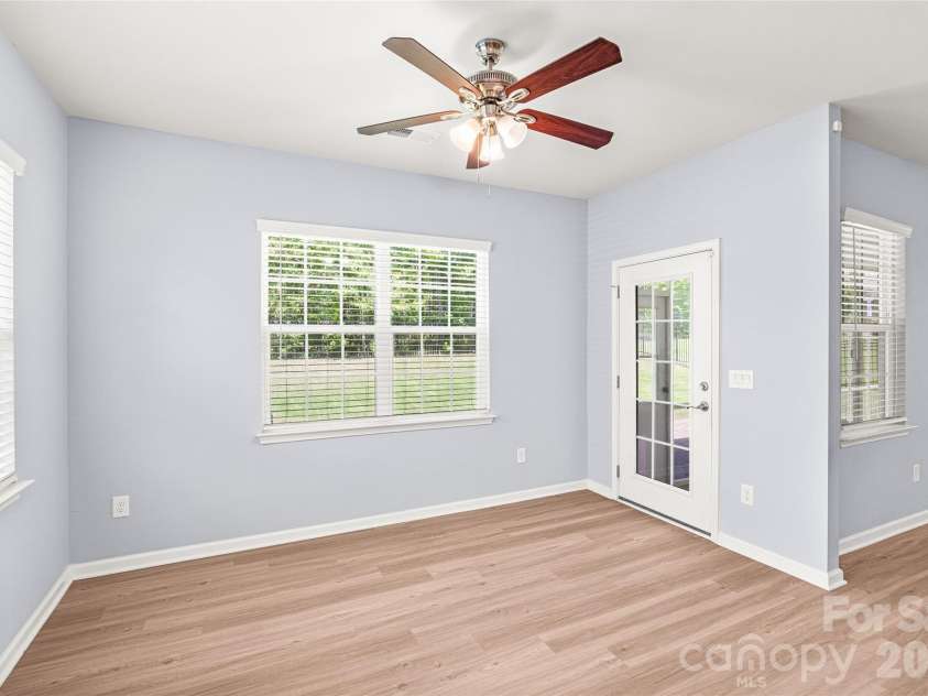 2321 Napa Valley Drive, Waxhaw, NC 28173.  MLS# CAR4389145, YatesRealty ID 27984. 