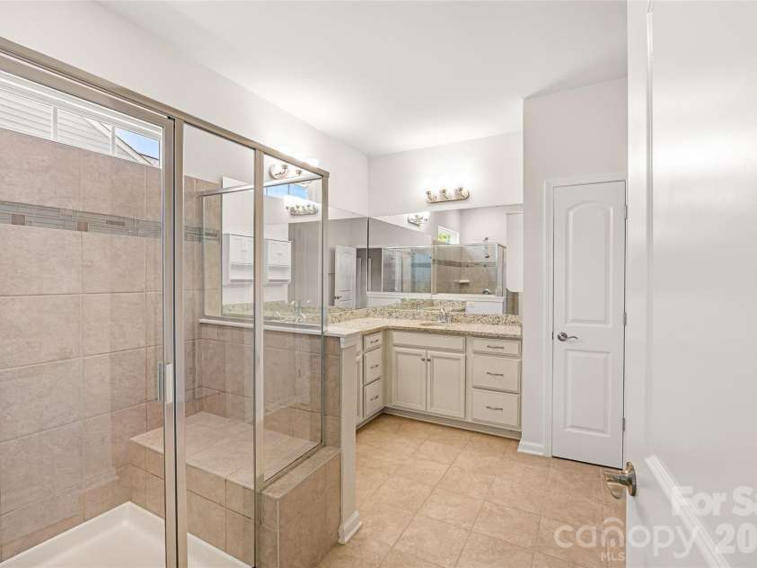 2321 Napa Valley Drive, Waxhaw, NC 28173.  MLS# CAR4389145, YatesRealty ID 27984. 