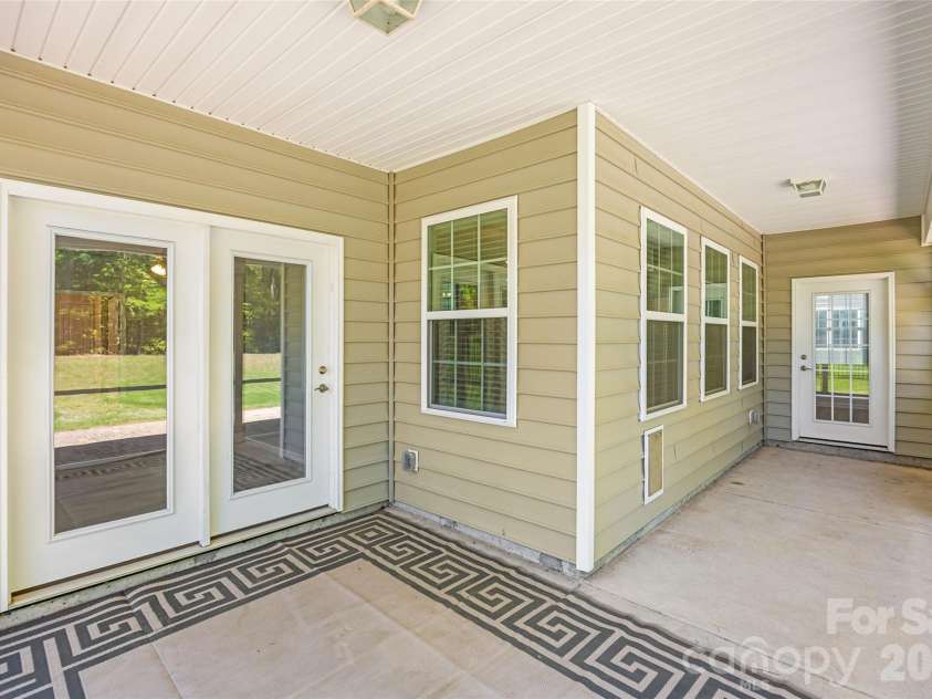 2321 Napa Valley Drive, Waxhaw, NC 28173.  MLS# CAR4389145, YatesRealty ID 27984. 