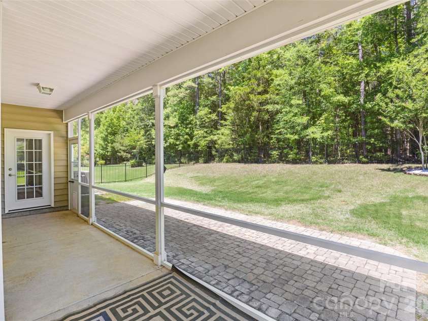 2321 Napa Valley Drive, Waxhaw, NC 28173.  MLS# CAR4389145, YatesRealty ID 27984. 