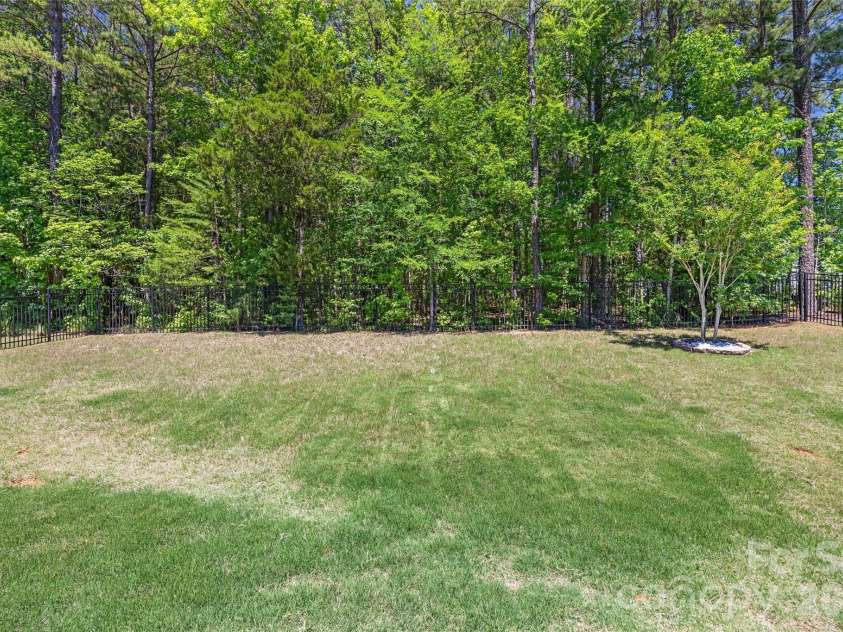 2321 Napa Valley Drive, Waxhaw, NC 28173.  MLS# CAR4389145, YatesRealty ID 27984. 