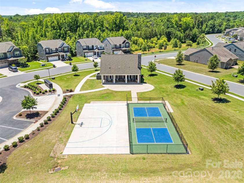 2321 Napa Valley Drive, Waxhaw, NC 28173.  MLS# CAR4389145, YatesRealty ID 27984. 