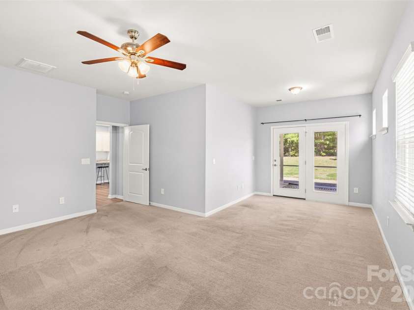 2321 Napa Valley Drive, Waxhaw, NC 28173.  MLS# CAR4389145, YatesRealty ID 27984. 