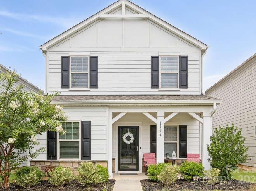 11927 Hambright Road, Huntersville, NC 28078.  MLS# CAR4280992, YatesRealty ID 27985. 