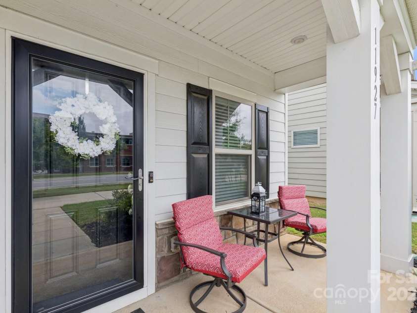 11927 Hambright Road, Huntersville, NC 28078.  MLS# CAR4280992, YatesRealty ID 27985. 
